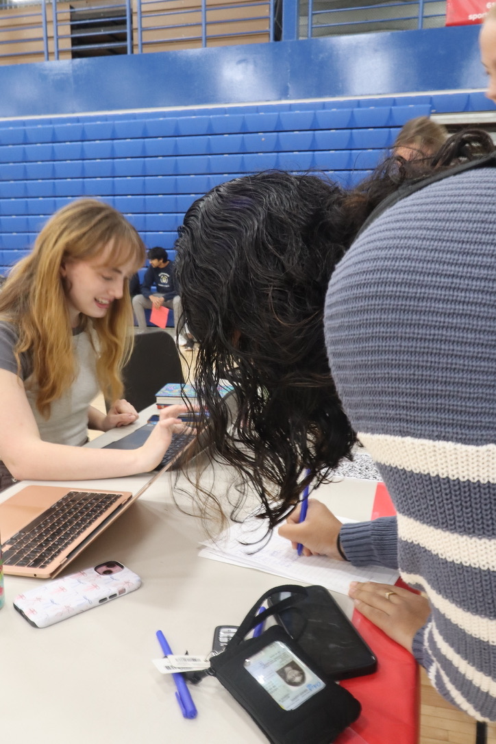 Student signs in for appointment